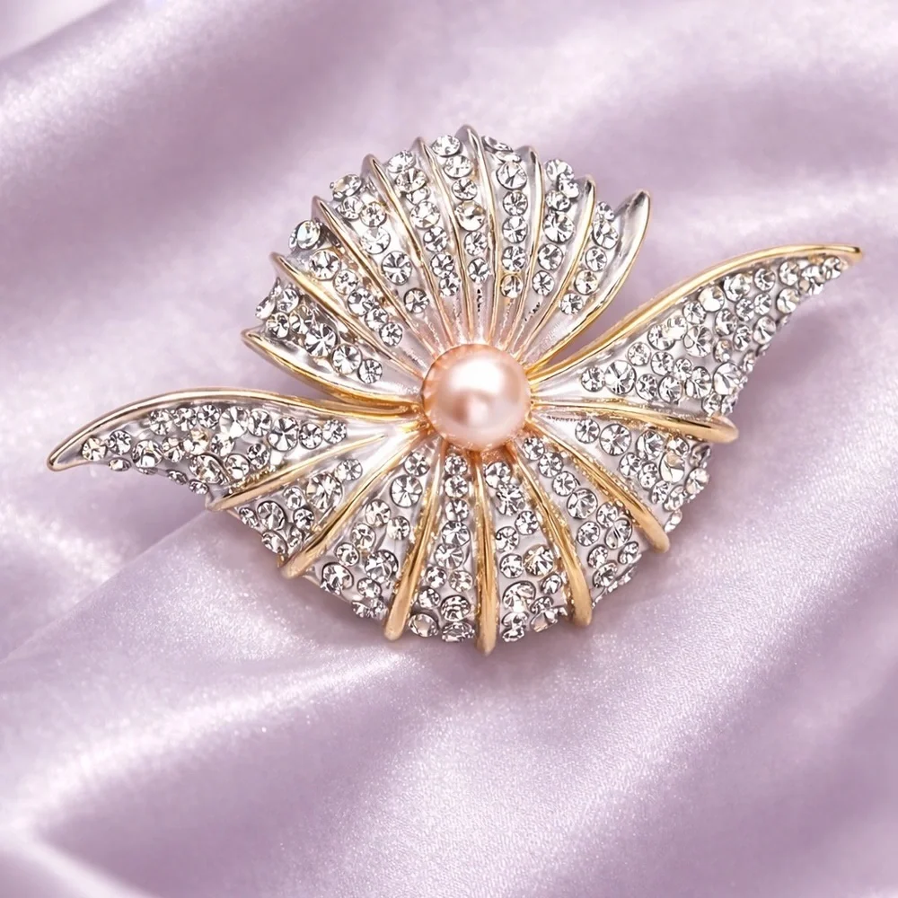 Anthropologie chic brooch